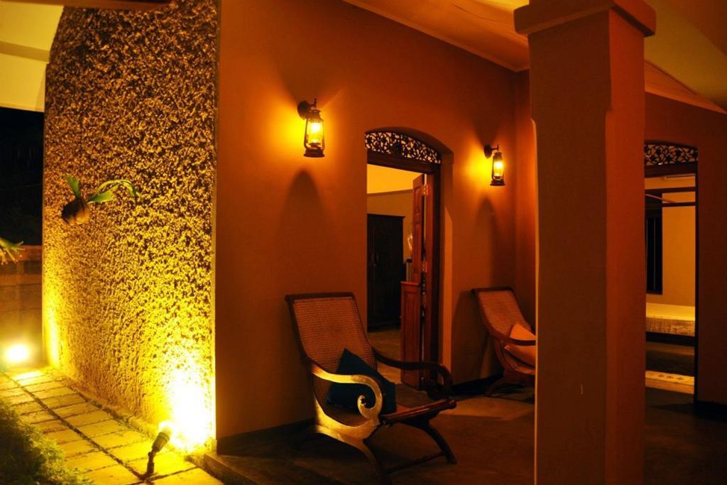 Hewittes Cottage Weligama Esterno foto