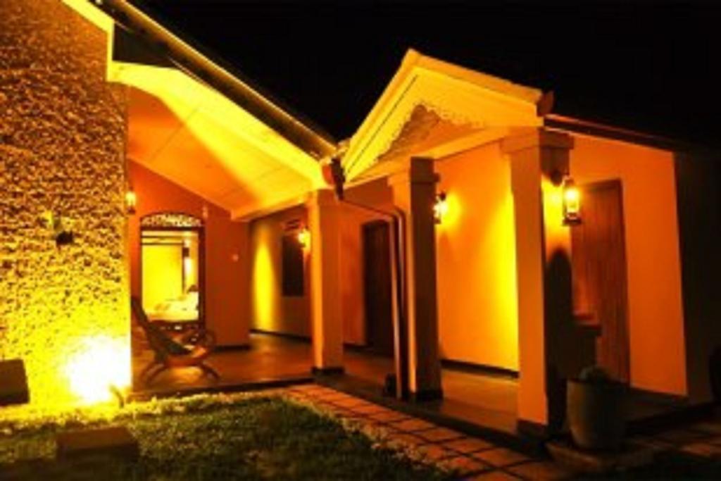 Hewittes Cottage Weligama Esterno foto