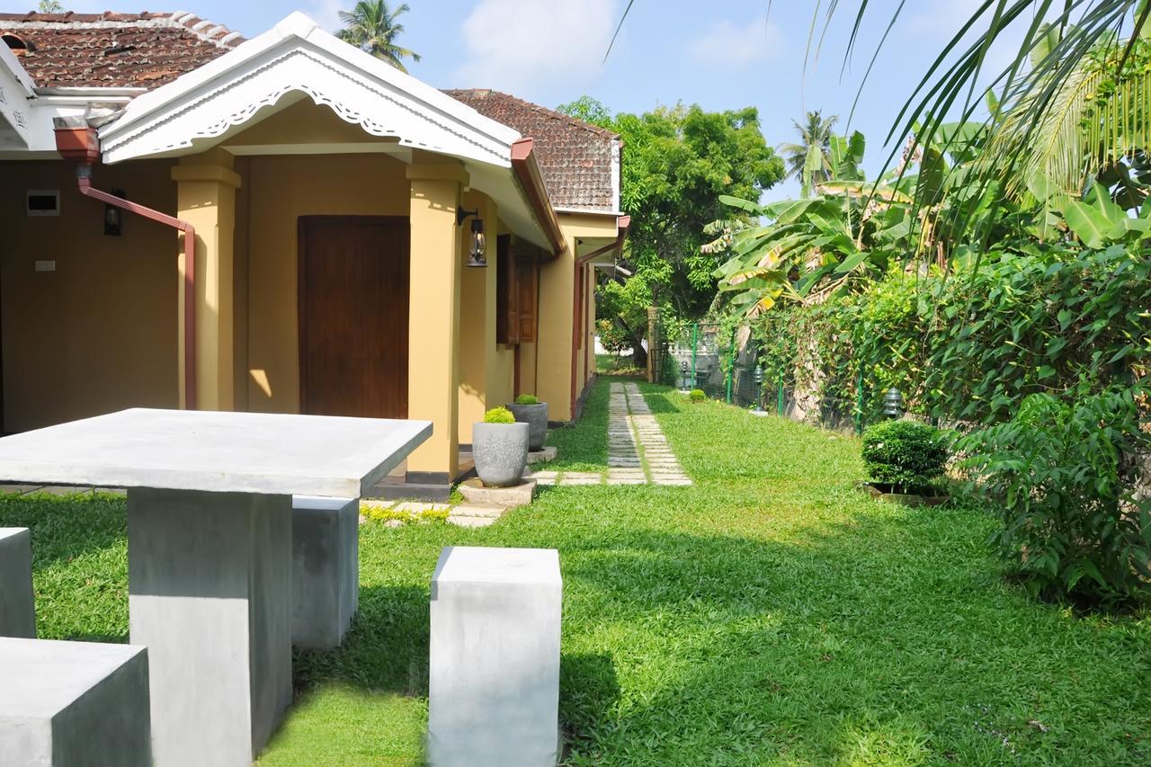 Hewittes Cottage Weligama Esterno foto